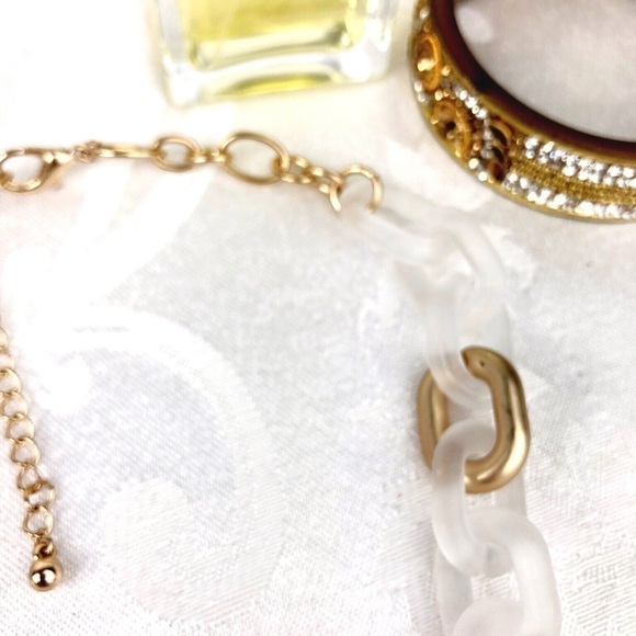 CLEAR LIGHTWEIGHT LUCITE LINK CHOKER - Picture 2 of 3